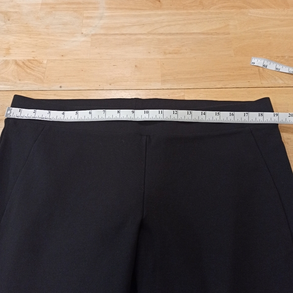 White house black market High-Rise Button Hem Black Slim Capri Jeans. Size XL - Picture 12 of 16